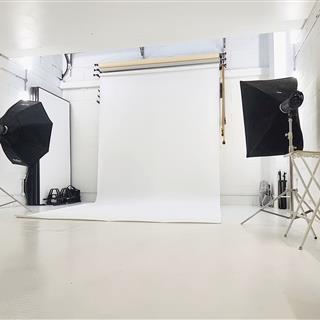 آتلیه عکاسی و فیلم‌ برداری