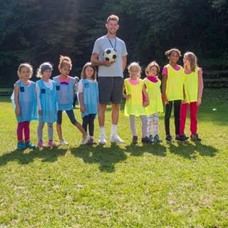 مدرسه فوتبال