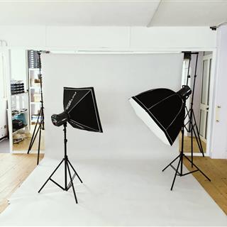 آتلیه عکاسی و فیلم‌ برداری