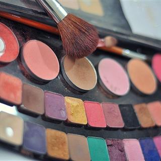  آرایشی و بهداشتی