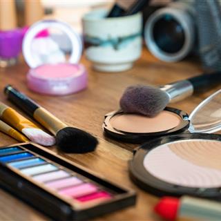  آرایشی و بهداشتی