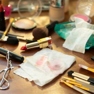  آرایشی و بهداشتی