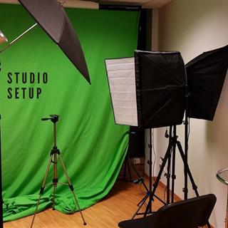 آتلیه عکاسی و فیلم‌ برداری