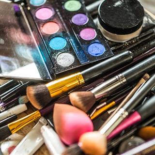  آرایشی و بهداشتی