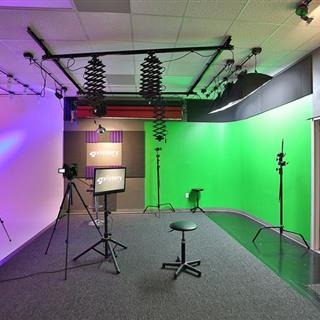 آتلیه عکاسی و فیلم‌ برداری