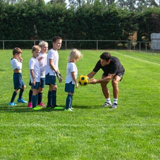 مدرسه فوتبال