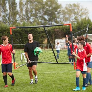 مدرسه فوتبال