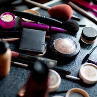  آرایشی و بهداشتی