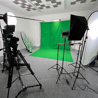 آتلیه عکاسی و فیلم‌ برداری